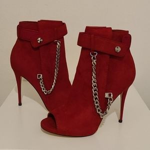 GUESS booties red